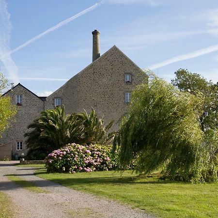 Le Moulin Du Couffon Hotell Kerlouan Exteriör bild