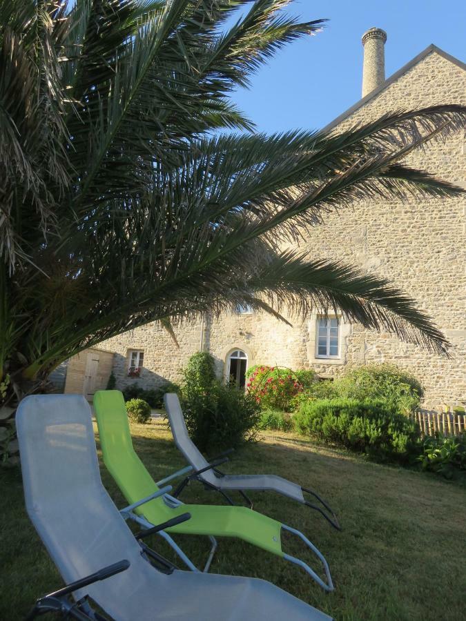 Le Moulin Du Couffon Hotell Kerlouan Exteriör bild