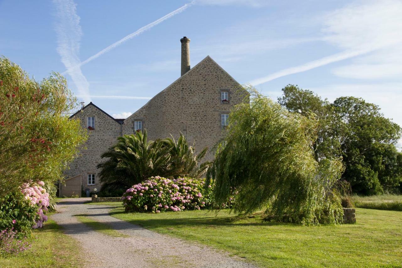 Le Moulin Du Couffon Hotell Kerlouan Exteriör bild